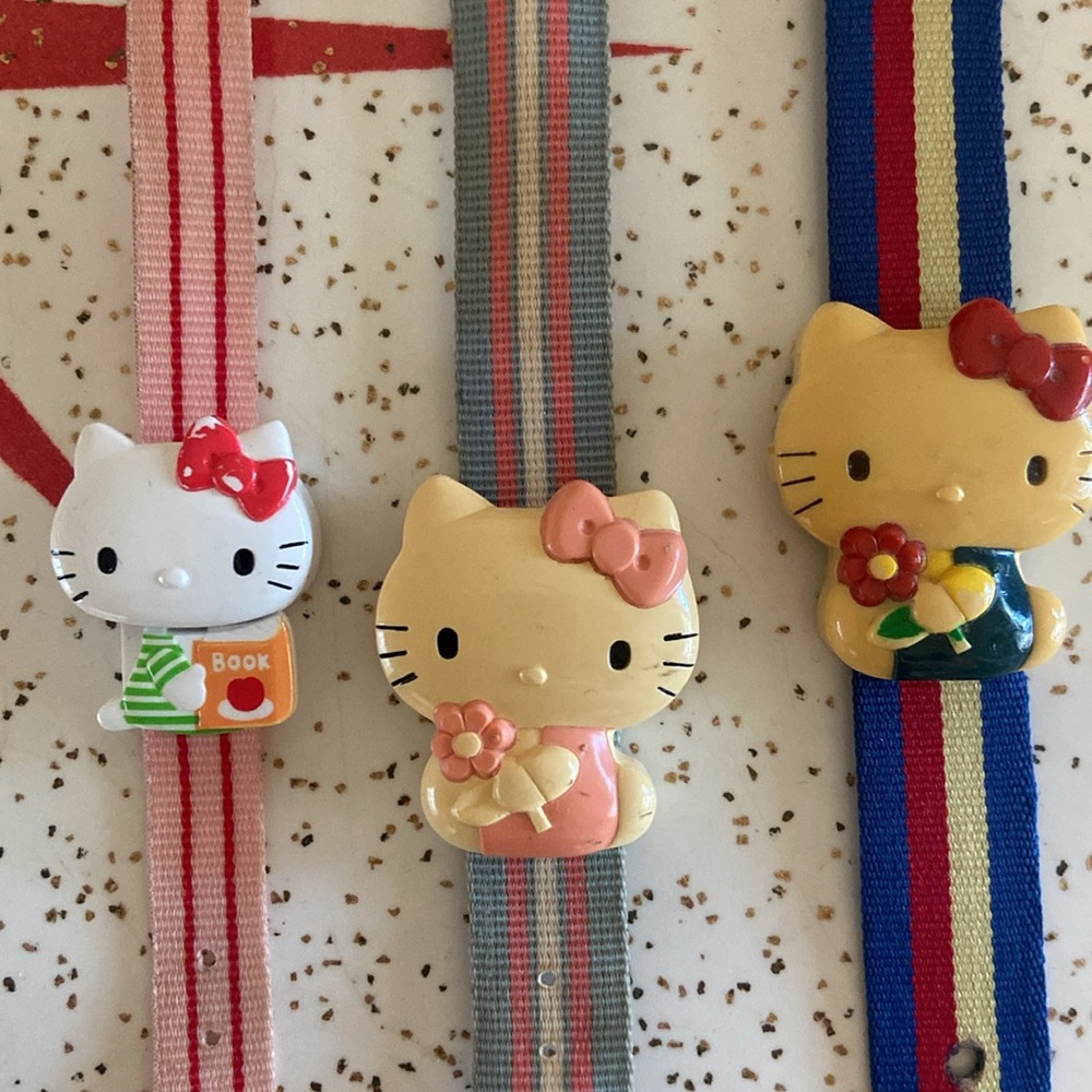 Adorable Vintage 1970’s and 1980’s Hello Kitty watches!